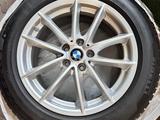 Комплект шин и дисков на BMW 5 за 600 000 тг. в Алматы