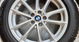 Комплект шин и дисков на BMW 5 за 600 000 тг. в Алматы