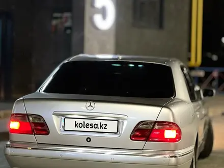 Mercedes-Benz E 280 2001 года за 5 000 000 тг. в Актобе – фото 8