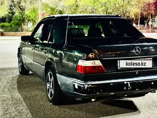 Mercedes-Benz E-Class, 1990