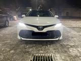 Toyota Camry 2018 года за 16 500 000 тг. в Шымкент – фото 2