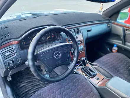 Mercedes-Benz E 230 1996 года за 2 500 000 тг. в Караганда – фото 9