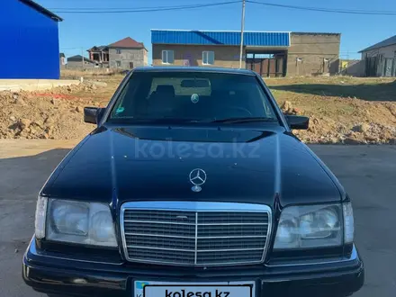 Mercedes-Benz E 280 1993 года за 3 300 000 тг. в Алматы