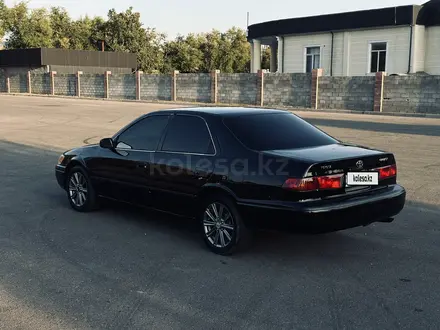 Toyota Camry 2000 года за 3 300 000 тг. в Алматы – фото 5