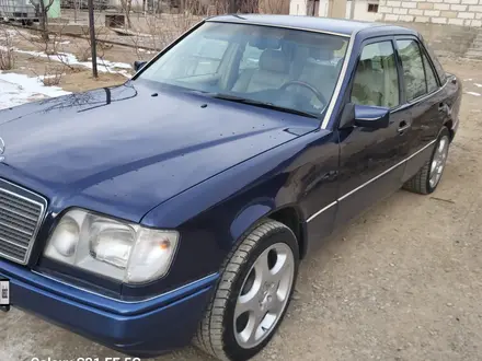 Mercedes-Benz E 280 1992 года за 3 800 000 тг. в Туркестан – фото 2