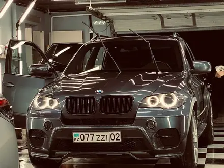 Решетка радиатора Ноздри на БМВ BMW за 30 000 тг. в Алматы