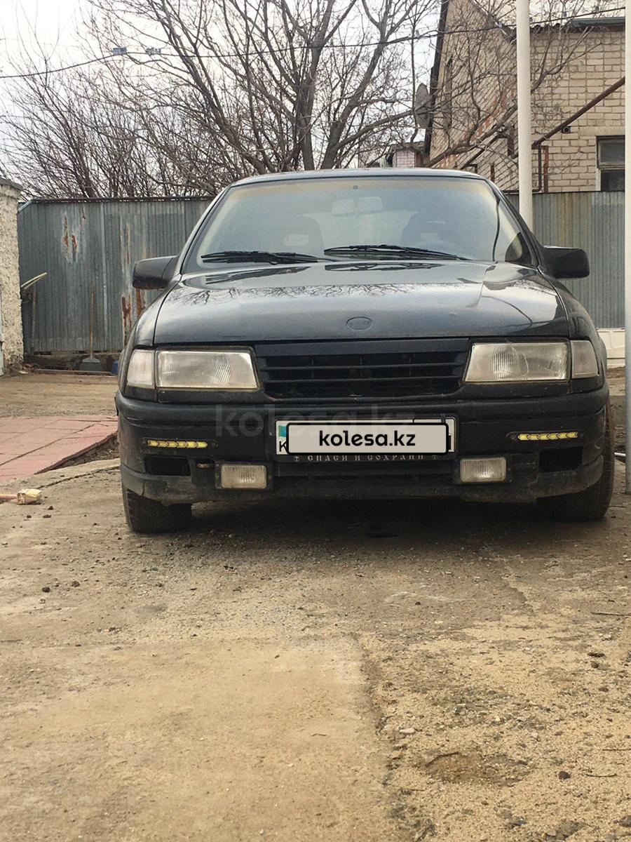 Opel Vectra 1992 г.