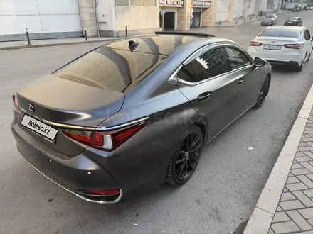 Lexus ES 250 2019 года за 15 900 000 тг. в Алматы – фото 4