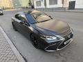 Lexus ES 250 2019 года за 15 900 000 тг. в Алматы – фото 3