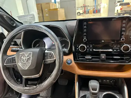 Toyota Highlander Luxe 2022 года за 42 000 000 тг. в Костанай – фото 4
