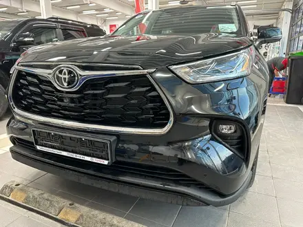 Toyota Highlander Luxe 2022 года за 42 000 000 тг. в Костанай – фото 2