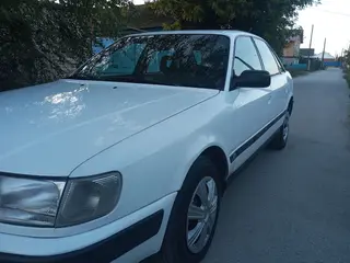 Audi 100