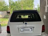 Kia Carnival 2002 года за 1 600 000 тг. в Шымкент