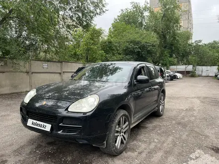 Porsche Cayenne 2006 года за 3 600 000 тг. в Алматы – фото 2