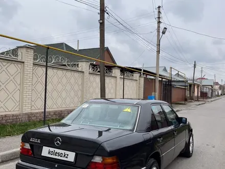 Mercedes-Benz E 200 1992 года за 2 850 000 тг. в Шымкент – фото 5