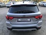 Kia Rio X-Line 2020 года за 7 500 000 тг. в Актобе – фото 2