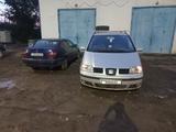 SEAT Alhambra 2002 годаүшін2 200 000 тг. в Акжаик