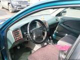Toyota Avensis 1998 года за 1 500 000 тг. в Петропавловск – фото 5