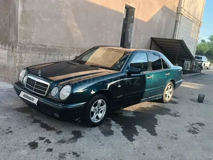 Mercedes-Benz E 230 1995 года за 2 490 000 тг. в Шымкент – фото 2