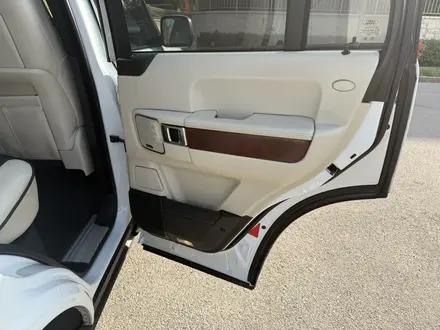 Land Rover Range Rover 2012 года за 22 000 000 тг. в Алматы – фото 16