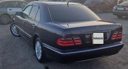 Mercedes-Benz E 200 2001 годаfor4 900 000 тг. в Астана – фото 4