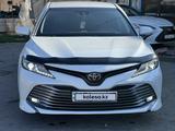 Toyota Camry 2018 года за 12 000 000 тг. в Шымкент – фото 2