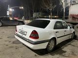 Mercedes-Benz C 200 1995 годаfor2 050 000 тг. в Алматы – фото 3