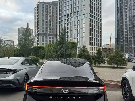 Hyundai Sonata 2023 года за 18 000 000 тг. в Астана – фото 2