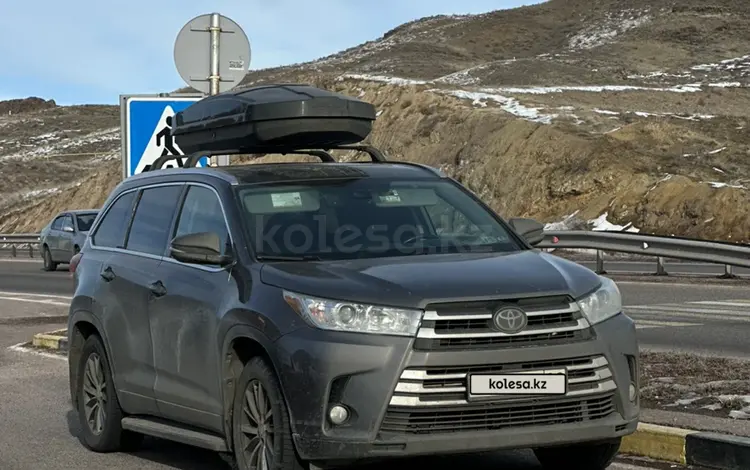 Toyota Highlander 2019 годаfor18 900 000 тг. в Алматы