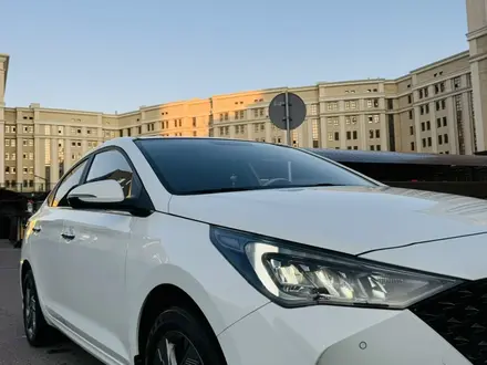 Hyundai Accent 2020 года за 9 900 000 тг. в Астана