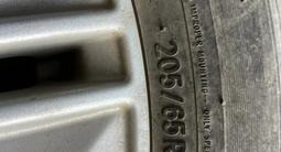 Диски с резиной зима за 150 000 тг. в Алматы – фото 2