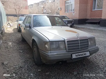 Mercedes-Benz E 200 1992 года за 1 000 000 тг. в Жезказган – фото 4