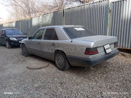 Mercedes-Benz E 200 1992 года за 1 000 000 тг. в Жезказган – фото 2