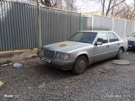 Mercedes-Benz E 200 1992 года за 1 000 000 тг. в Жезказган – фото 3