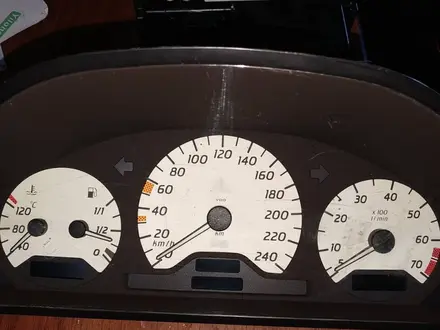 Щиток приборов Mercedes за 2 100 тг. в Астана
