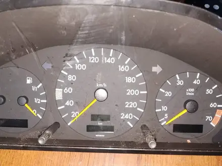 Щиток приборов Mercedes за 2 100 тг. в Астана – фото 4