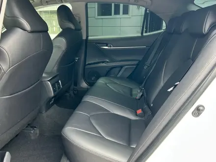 Toyota Camry 2020 года за 14 390 000 тг. в Алматы – фото 11