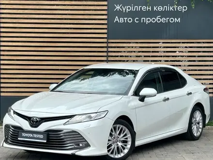 Toyota Camry 2020 года за 14 390 000 тг. в Алматы