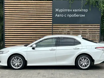 Toyota Camry 2020 года за 14 390 000 тг. в Алматы – фото 7