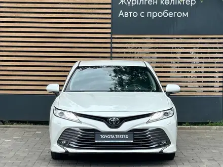Toyota Camry 2020 года за 14 390 000 тг. в Алматы – фото 3