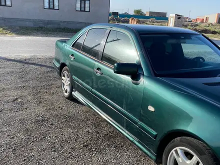 Mercedes-Benz E 280 1999 года за 2 700 000 тг. в Кызылорда – фото 3