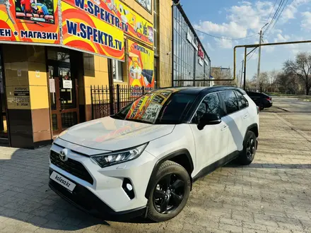 Toyota RAV4 2021 года за 17 000 000 тг. в Алматы – фото 2