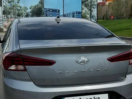 Hyundai Elantra 2019 года за 8 790 000 тг. в Алматы – фото 6
