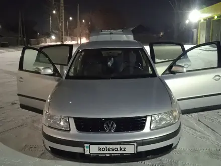 Volkswagen Passat 2000 года за 1 450 000 тг. в Караганда – фото 2