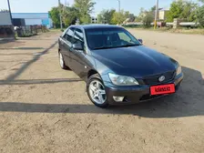 Lexus is-200, 2002