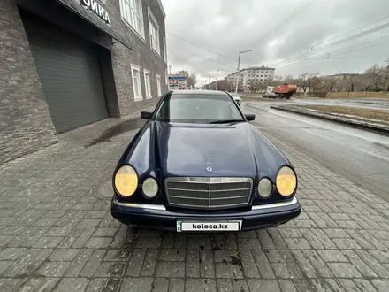Mercedes-Benz E 200 1998 года за 2 800 000 тг. в Павлодар – фото 2