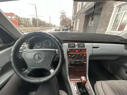 Mercedes-Benz E 200 1998 года за 2 800 000 тг. в Павлодар – фото 5