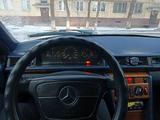 Mercedes-Benz E 220 1992 года за 1 300 000 тг. в Тараз – фото 4