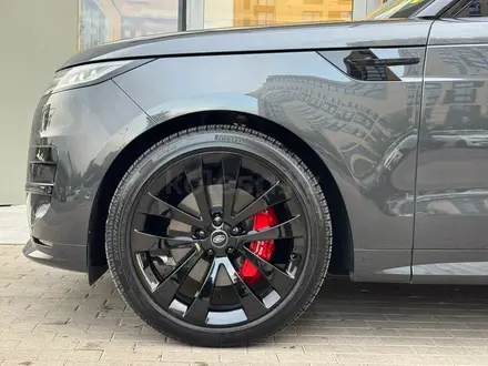 Land Rover Range Rover Sport Dynamic SE 2025 года за 77 600 000 тг. в Алматы – фото 8