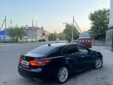 Toyota Camry 2018 года за 14 800 000 тг. в Павлодар – фото 5